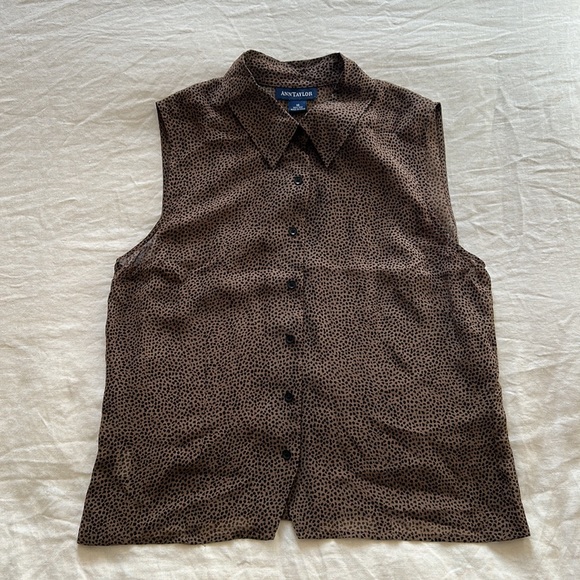 ✨ ANN TAYLOR CHEETAH PRINT SILL BLOUSE SZ 10/M - Picture 2 of 5